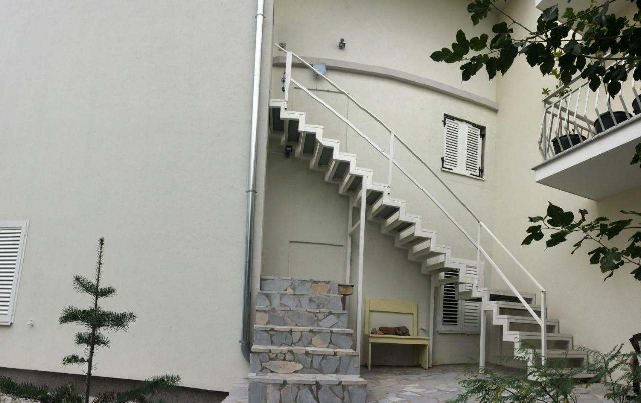 Apartman Lavandin Cizici Exterior foto